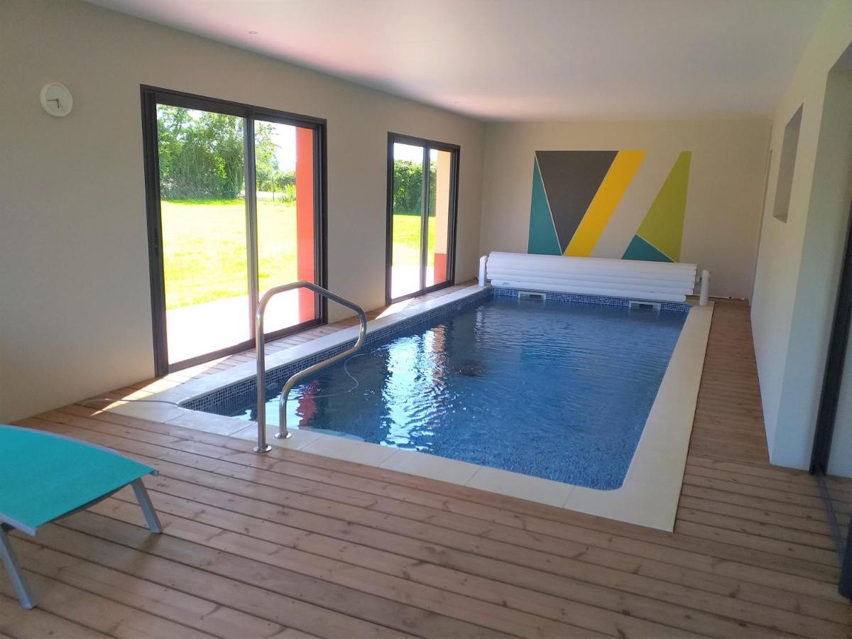 Maison Avec Piscine Interieure Privee Sans Vis A Vis Chauffee Toute L Annee Ferienhaus *