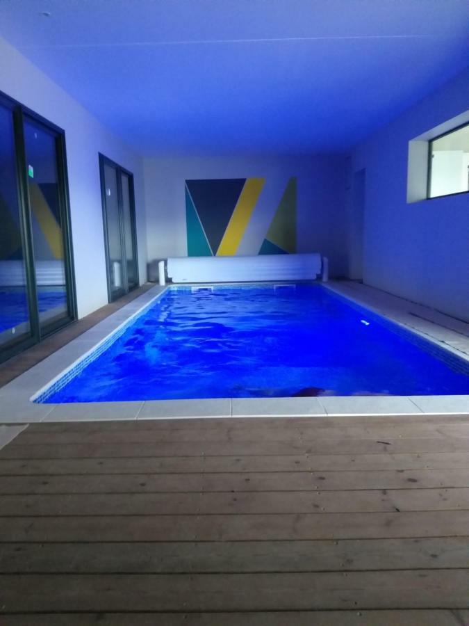 Maison Avec Piscine Interieure Privee Sans Vis A Vis Chauffee Toute L Annee Ferienhaus Quiévrecourt